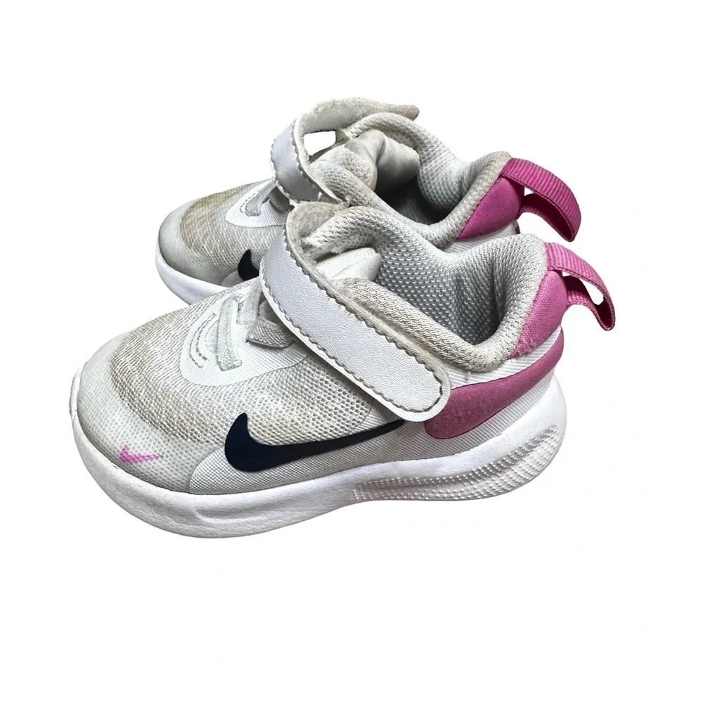 Nike Kids Revolution 7 Pink White Sneakers Size 4C Slip On Comfy Casual Sport